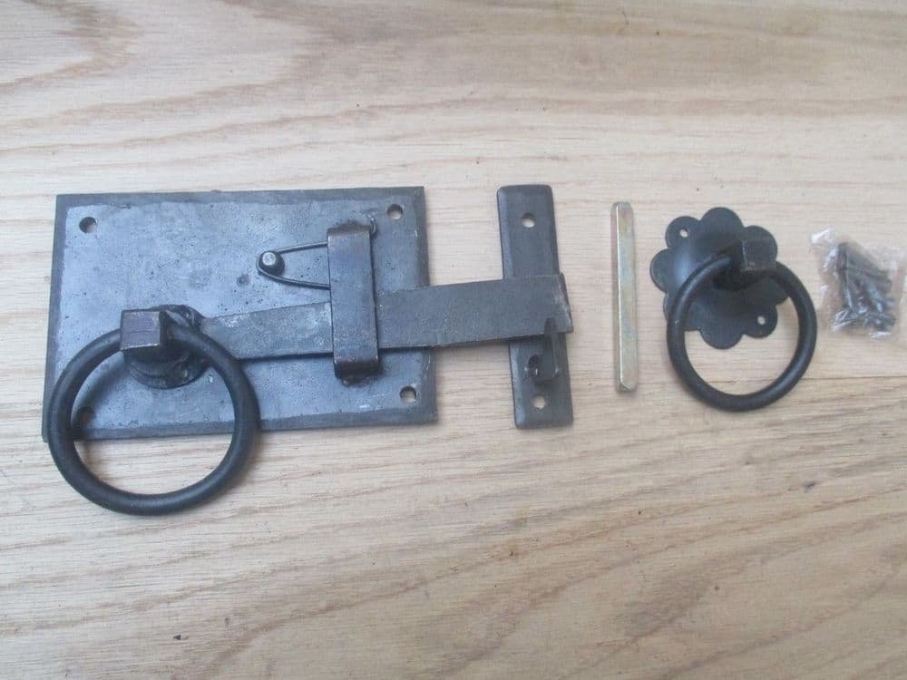 Cottage Door Latch Antique Iron Right Handed
