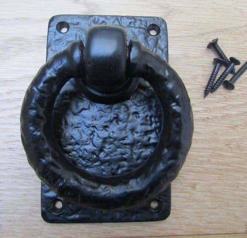 Manor Ring Pull Handle Black Antique