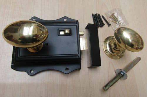 Olde Latch And Polished Brass Oval Knob Set