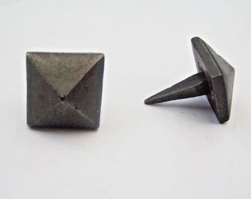 Pack Of 10 Diamond Door Studs Antique Iron 20mm