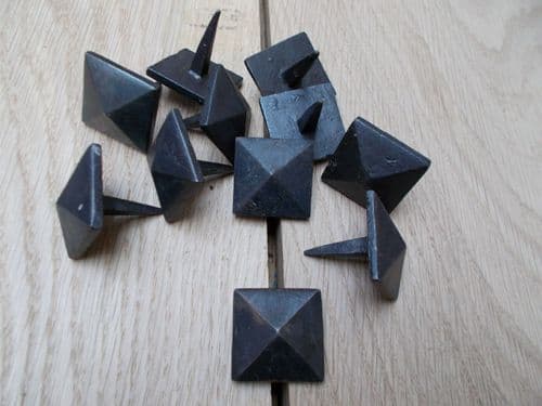 Pack Of 10 Diamond Door Studs Black Antique 20mm