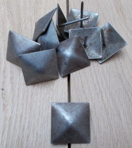 Pack Of 10 Door Studs 35mm Square Antique Iron