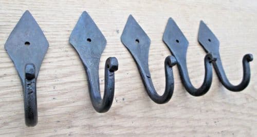 Pack Of 5 Diamond Top Hooks Black Wax