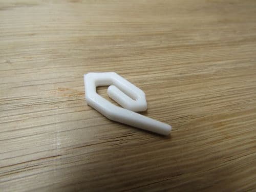 Pack Of 50 Plastic Curtain Head Lining Hooks White