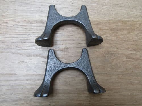 Pair Of Medium Radiator Feet