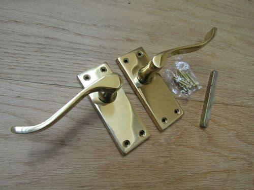 Small Lever Latch Door Handle Scroll Polished Brass