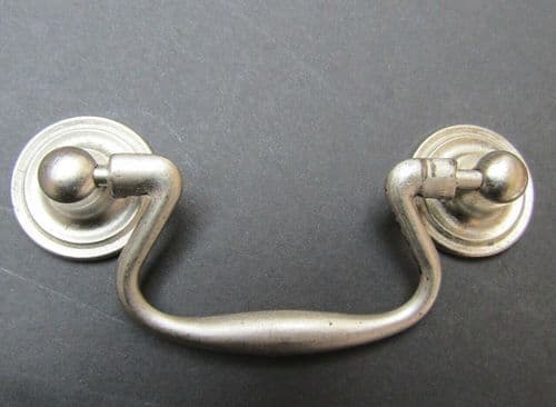 Small Swan Neck Pull Handle Satin Chrome