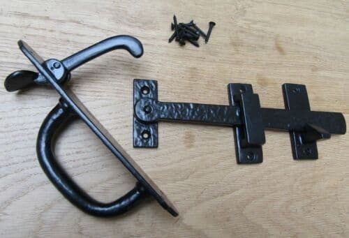 Suffolk Latch Old Country Black Antique