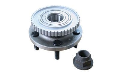 Volvo 700, 740, 760, 780, 940, 960 (89-) Front Wheel Hub (Left or Right)