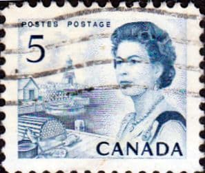 Canada 1967 Queen Elizabeth Head SG 583 Fine Used
