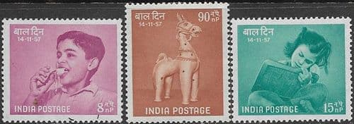 India 1957 Childrens Day Set Fine Mint