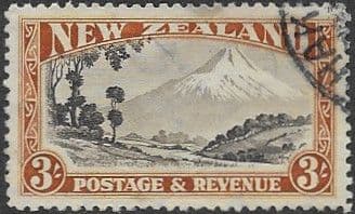 New Zealand 1935 SG 569 Mount Egmont Fine Used
