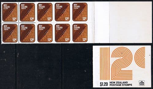 New Zealand 1978 SB 32 Maori Artefacts Booklet Fine Mint