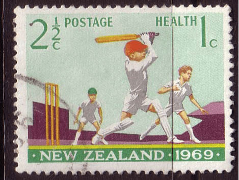 New Zealand Health 1969 Cricket and Dr. Gunn SG 899 Fine Used (1)