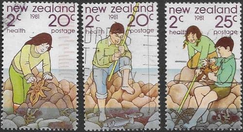 New Zealand Health 1981 Fishing Set Fine Used