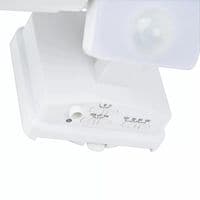 LUTEC LED Triple-Head Solar Security Light Motion Activated 2500 Lumens White