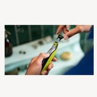 Philips OneBlade 360 Trimmer Shaver Face & Body QP2834/23 + 5 Blades Wet & Dry