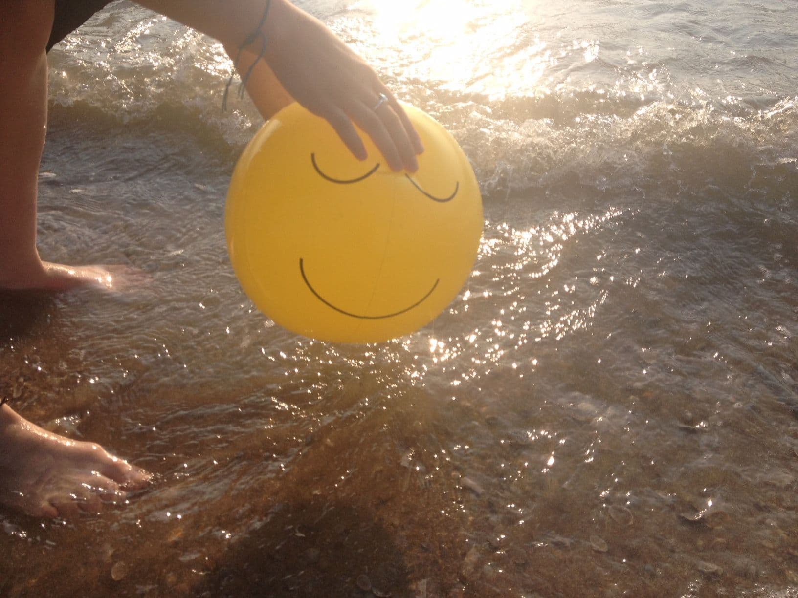 emoji chilled beach ball water