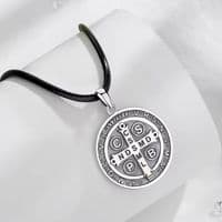 Pendentif Saint Benoît religieux Rune amulette  Argent massif 925