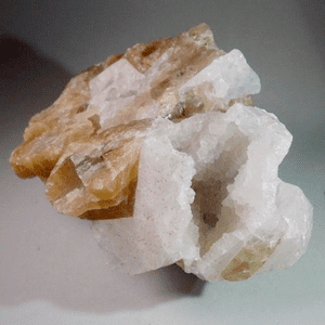 BARITE CRYSTALS WITH QUARTZ - Nutfield, Surrey