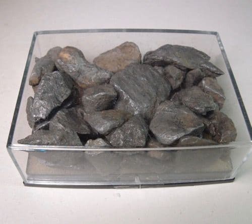 GRAPHITE PIECES OF NATURAL GRAPHITE IN DISPLAY BOX - Lake District Cumbria