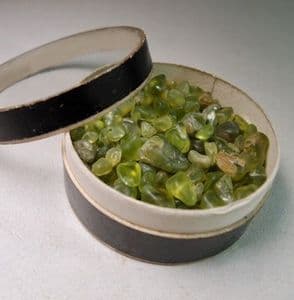 OLIVINE (PERIDOT) IN VINTAGE GLASS MUSEUM BOX - Arizona, USA