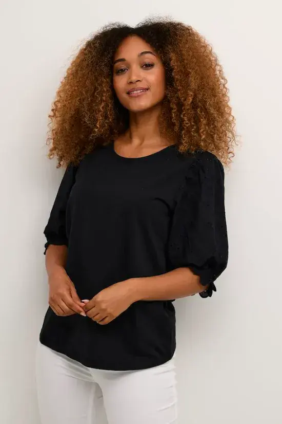 Alice T-Shirt. Black