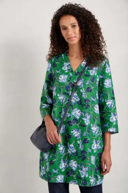 Curves Flow Tunic. Cyclamen Island