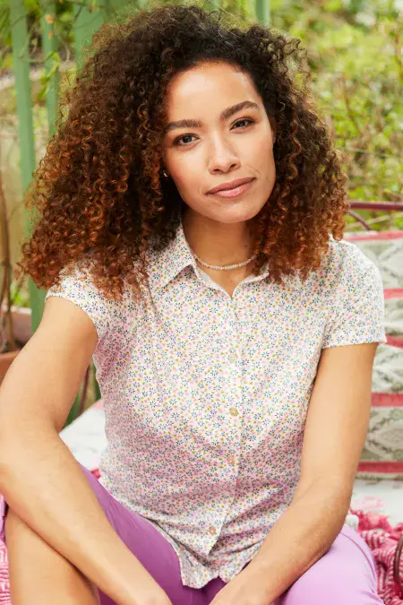 Ditsy Daisy Triangles Short Sleeve Jersey Shirt.