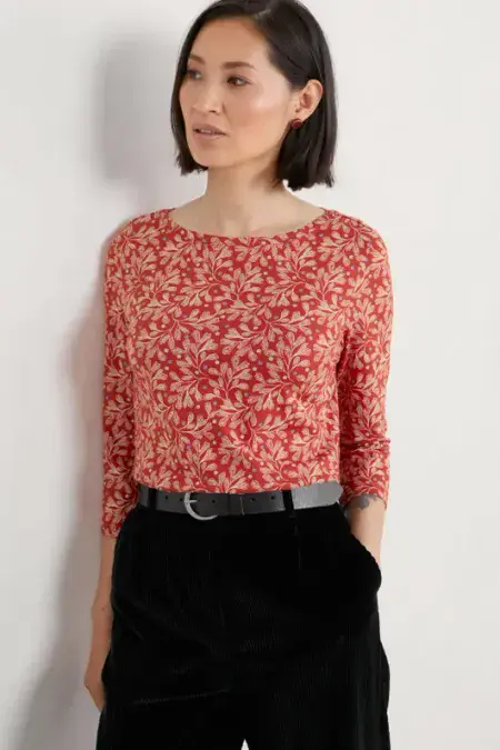 Easel 3/4 Sleeved Top. Sea Leaf Dark Cinnamon