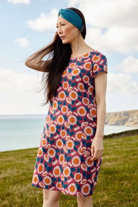 River Cove Dress. Scribbled Daisies Primula