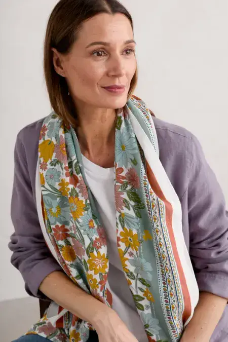Summer Scarf. Flowering Border Chalk