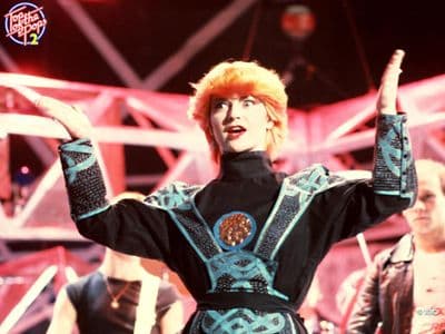 A053 - Toyah Wilcox Autographed top 10 x 8 photo