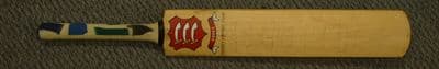 ESSEX COUNTY CRICKET CLUB - Autographed Bat