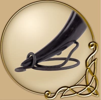 Drinking horn iron stand