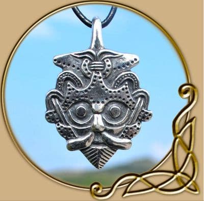 Gnezdovo viking head silver pendant