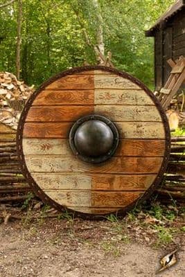 Thegn Shield -White/Wood - 70 cm