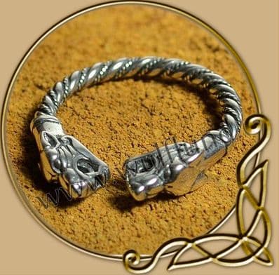 Viking Jewellery Two Wolve Silver Ring