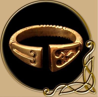 Diamond Pattern Viking Viking Ring with diamond pattern