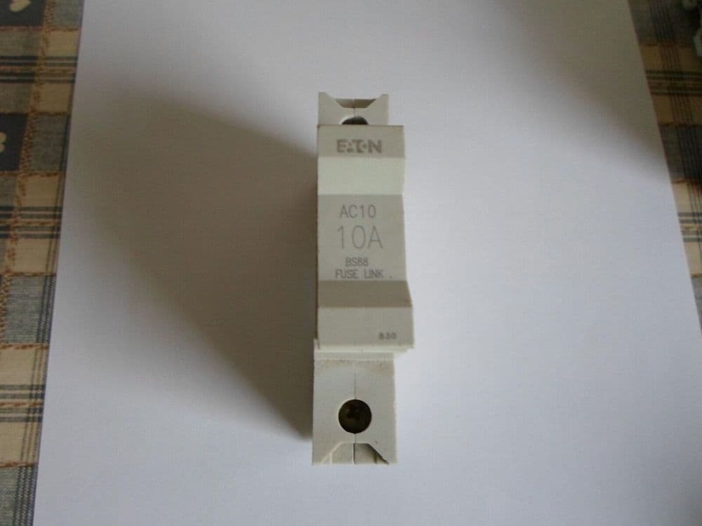 MEM EATON AC10 10 AMP HRC FUSE CARRIER INC FUSE MCB CIRCUIT BREAKER