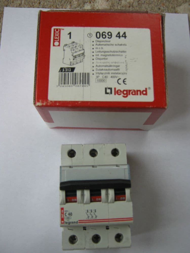 NEW LEGRAND C40 40 AMP 10KA PART NUMBER 06944 TRIPLE POLE CIRCUIT BREAKER