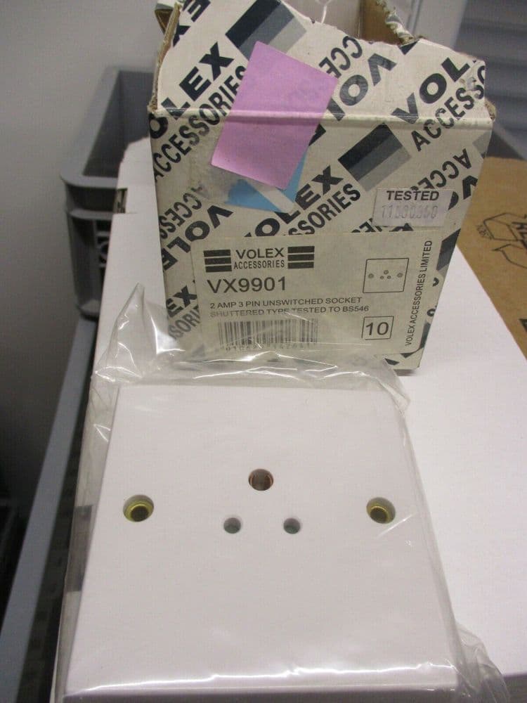 NEW VOLEX VX9901 2 AMP 3 PIN UNSWITCHED SOCKET