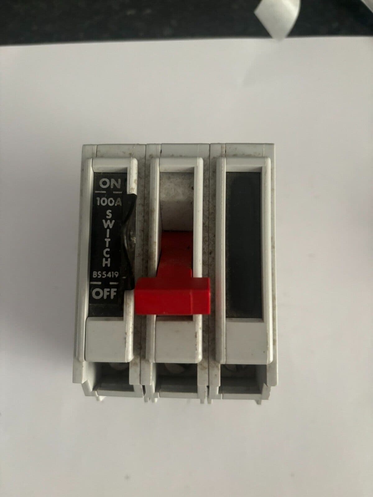 SQUARE D QOE 100 AMP QO3100M TRIPLE POLE MAIN SWITCH DISCONNECTOR