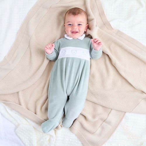 AV6171 Three Bears Smocked Sleepsuit