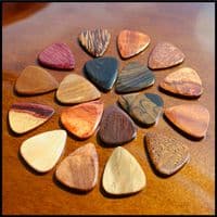Plectrum Wallet - 18 Timber Guitar Picks | Timber Tones
