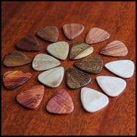 Plectrum Wallet - 18 Acoustic Guitar Picks | Timber Tones