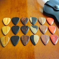 Plectrum Wallet - 18 Electric Guitar Picks | Timber Tones