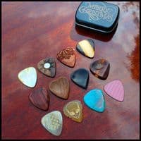 Merry Christmas Tin with 12 Picks for Acoustic Guitar