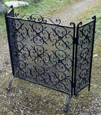 Iron Folding Spark Guard Firescreen