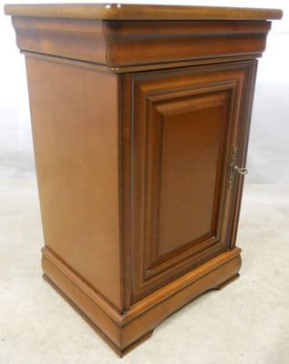 Mahogany Bedside Cupboard in the Victorian Style